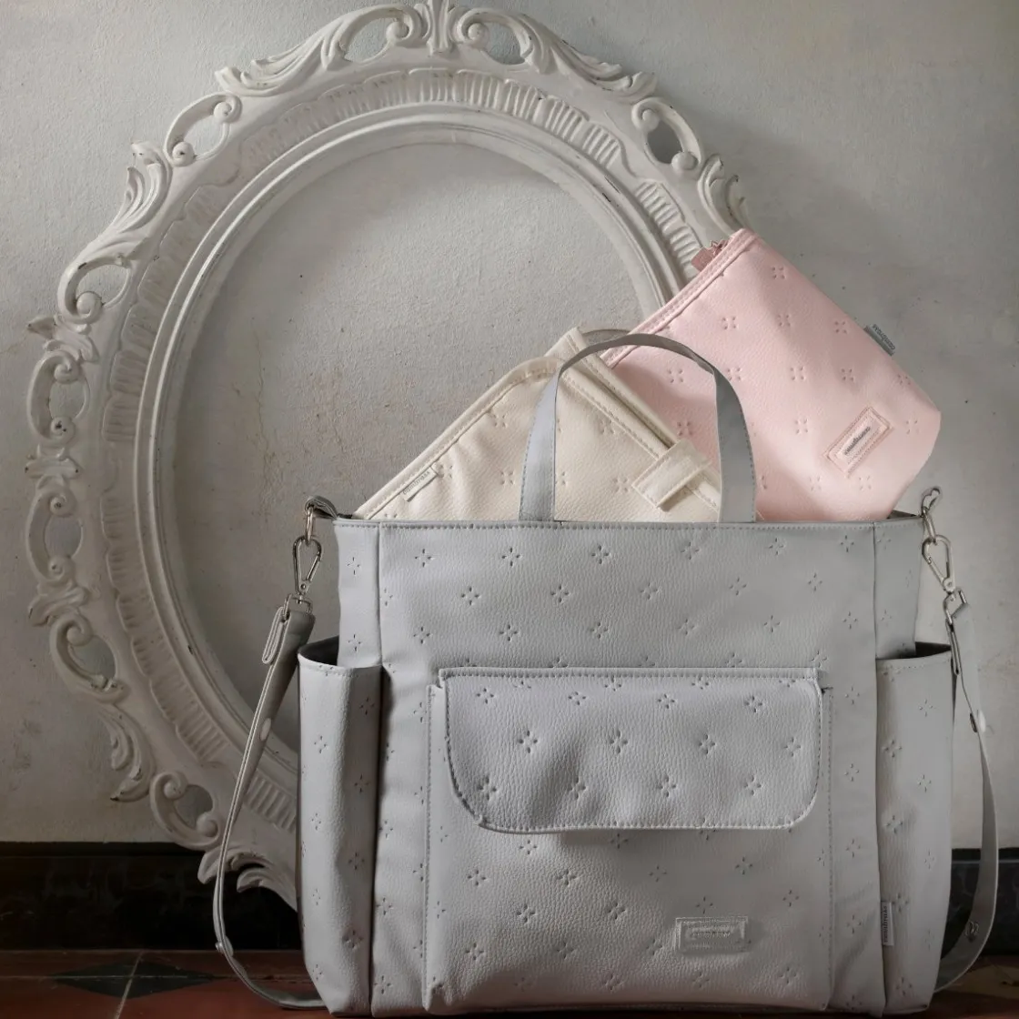 bolsa_aseo_spring_crema_c_2.webp Best Bolsa Aseo Spring Crema Bolsos
