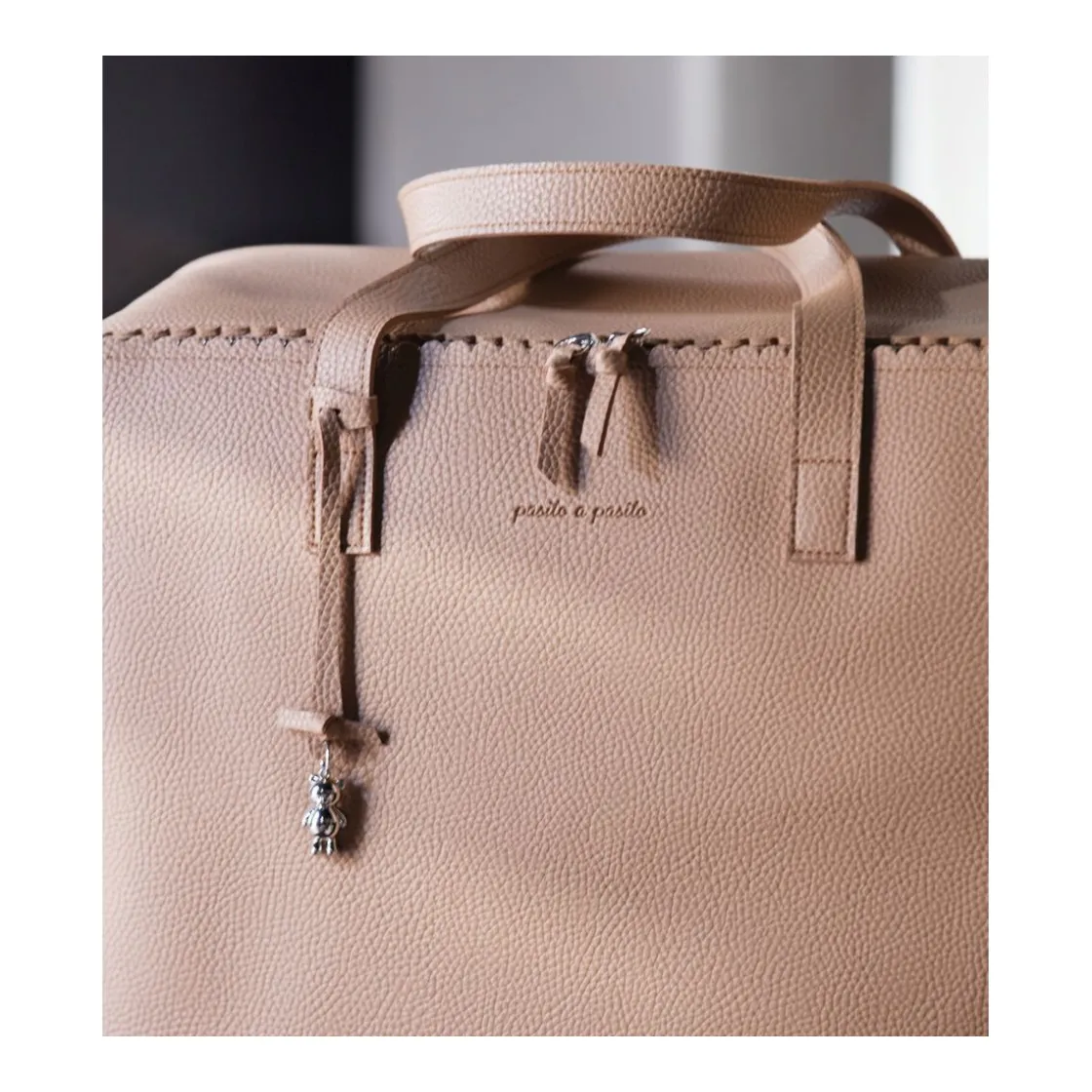 maleta_icon_pasito_a_pasi_7.webp Discount Maleta Icon Bolsos