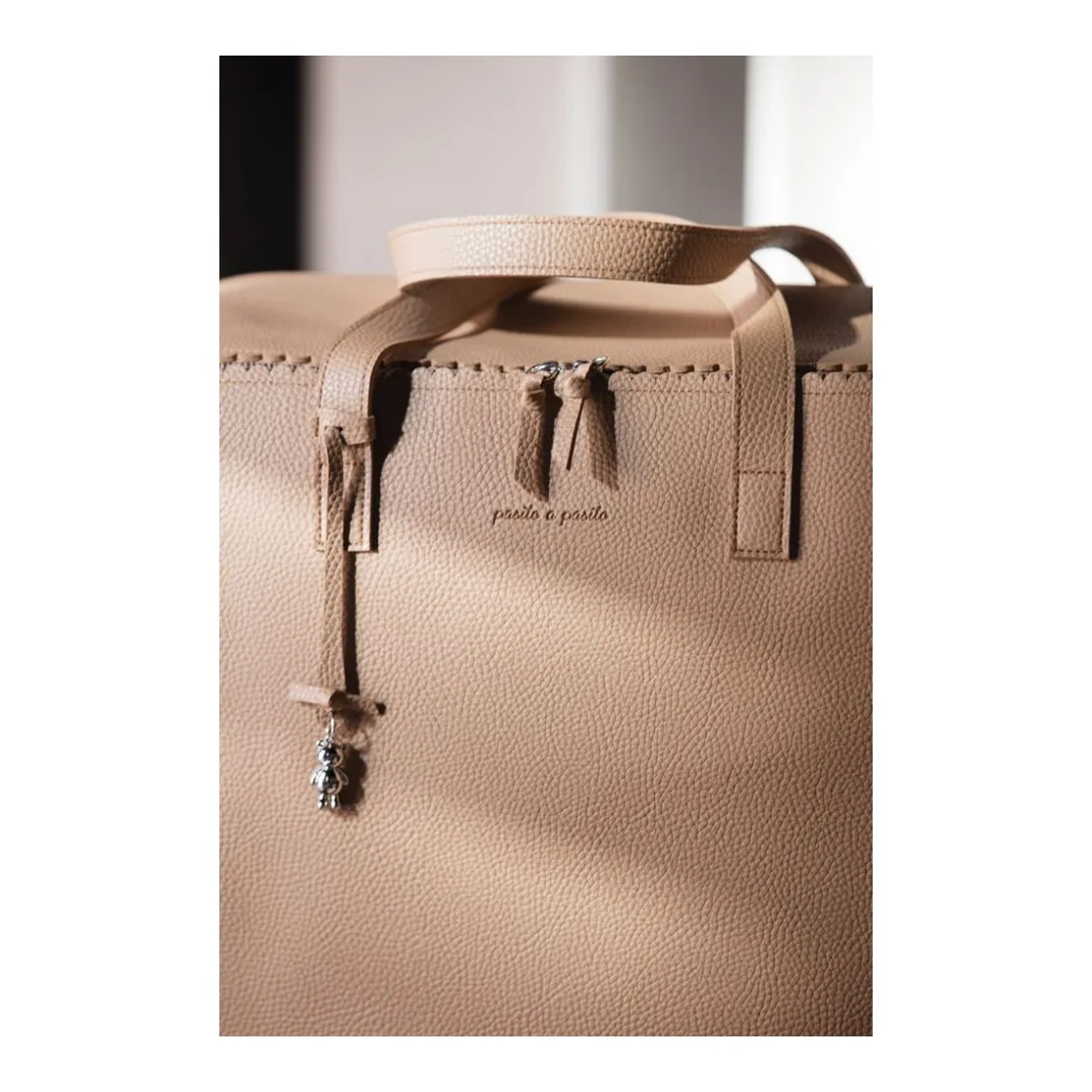 maleta_icon_pasito_a_pasi_8.webp Discount Maleta Icon Bolsos