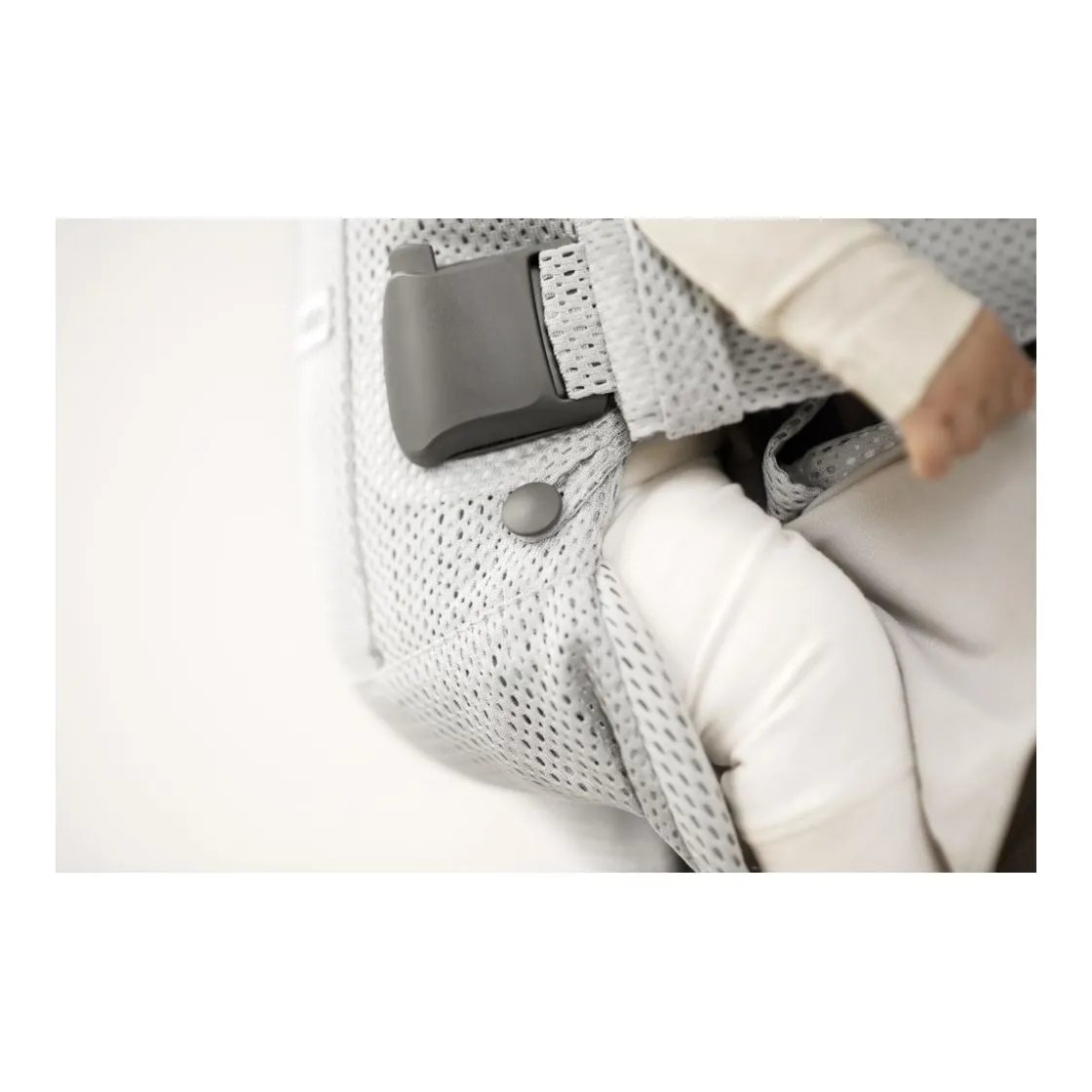 mochila_porta_bebe_one_me_7.webp Discount Mochila porta bebe One Mesh BABYBJÖRN Mochilas Portabebés