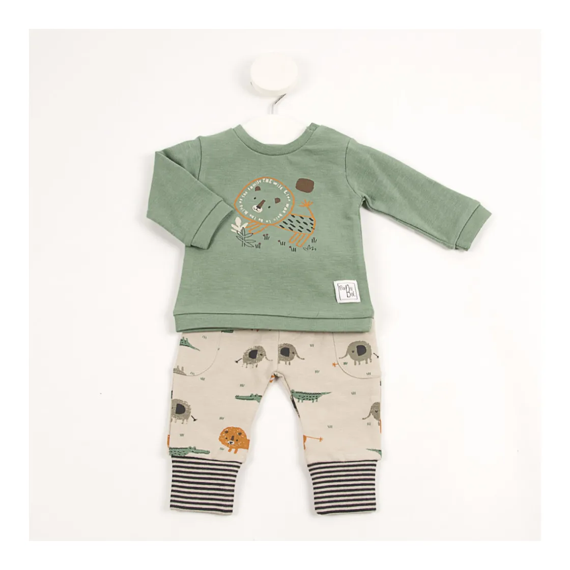 conjunto_camiseta_y_panta_0.webp Hot Conjunto camiseta y pantalon leon Conjuntos