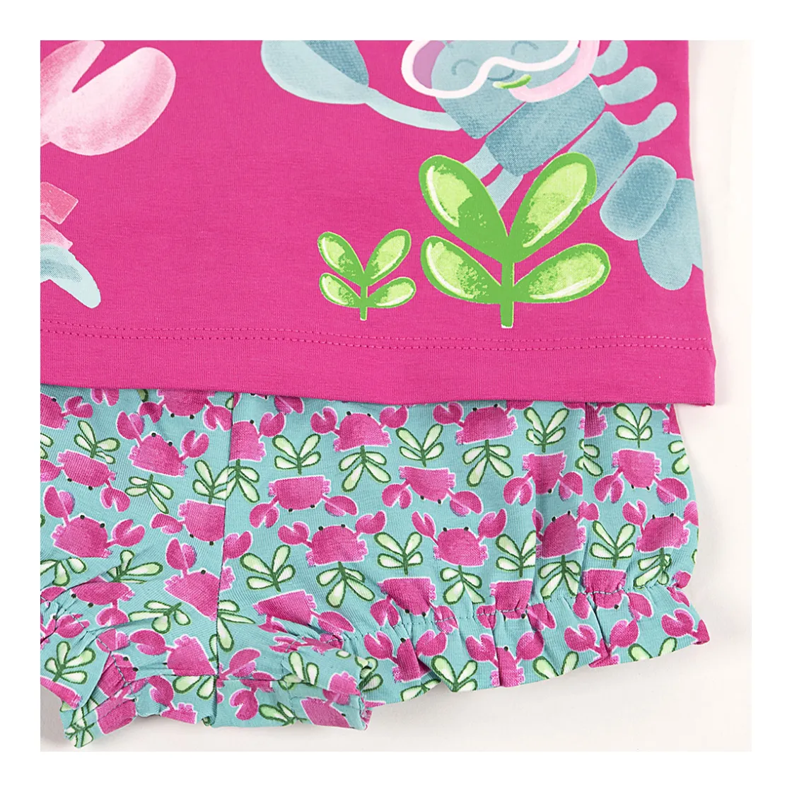 conjunto_shorts_con_camis_2.webp Outlet Conjunto shorts con camiseta Conjuntos