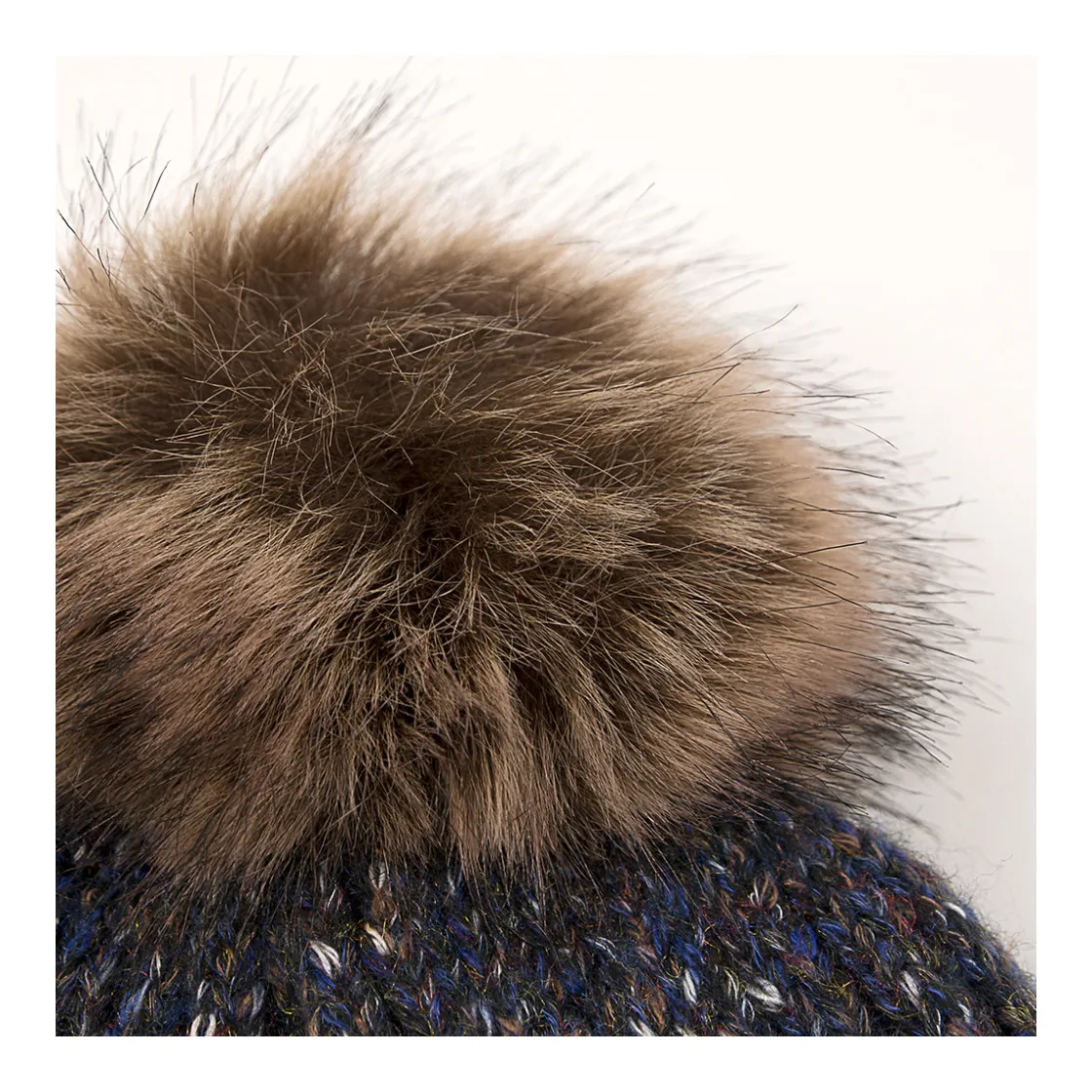 gorro_forrado_pompom_pelo_1.webp Clearance Gorro forrado pompom pelo Manoplas Y Gorros