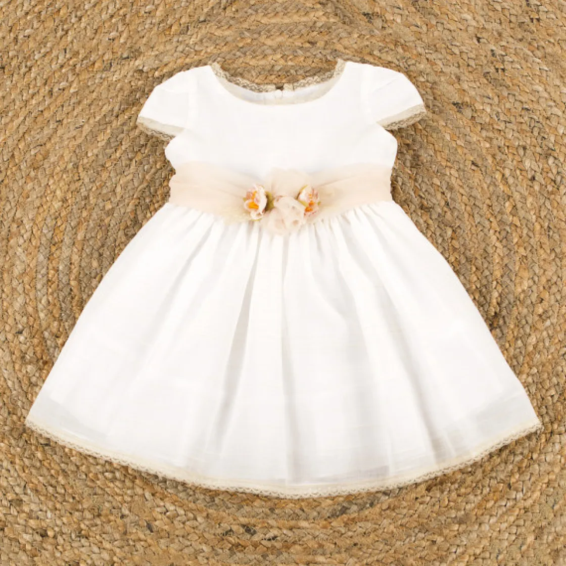 vestido_cinto_flores_bayo_0.webp New Vestido cinto flores Bautizo, Ceremonia Y Comunión